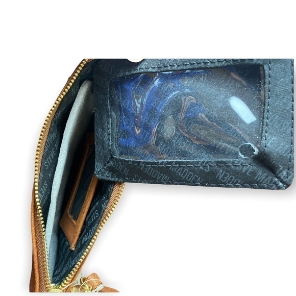 Steve Madden Pebbled Brown Wristlet - Picture 2 of 6